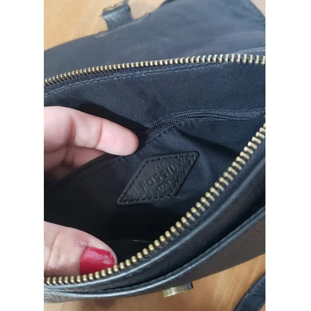 Fossil pebble leather crossbody bag small in size black super soft leath…